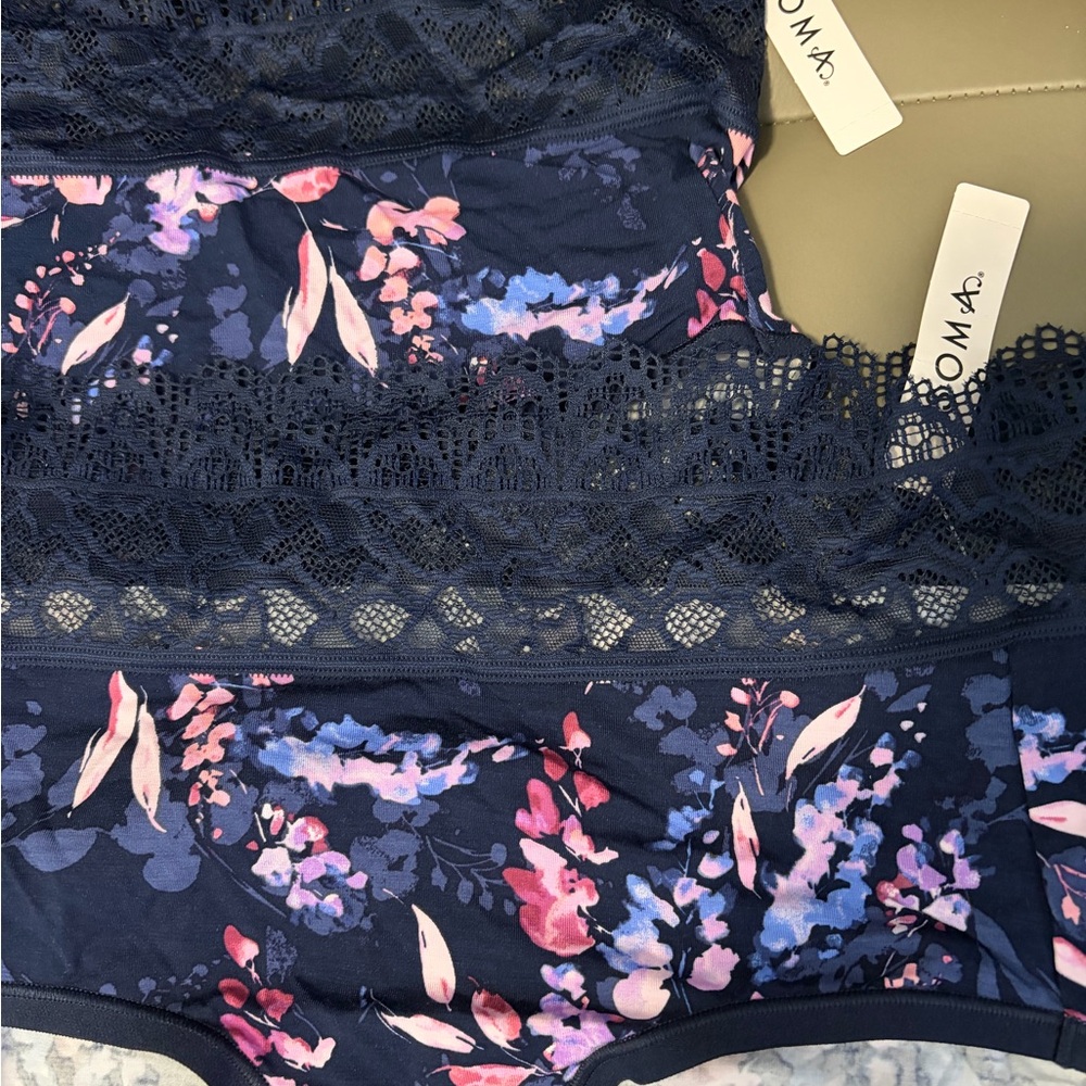 BNWT LOT OF 4 SOMA EMBRACEABLE SUPER SOFT ENCHANTING LACE BRIEFS NAVY MEDIUM (M) - Picture 5 of 14